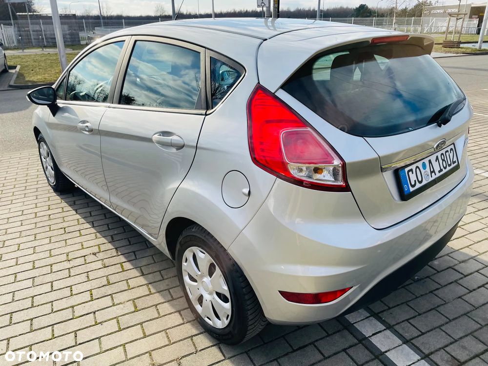 Ford Fiesta 1.25 Celebration - 3