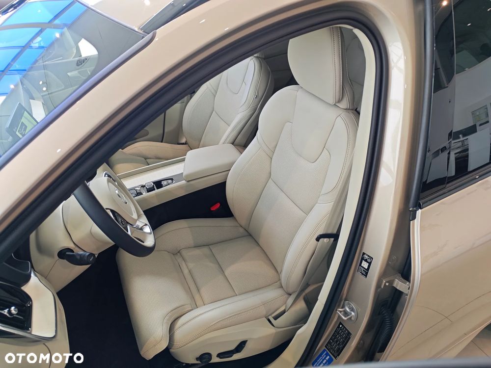 Volvo XC 60 T6 Plug-In Hybrid AWD Ultra Dark - 7