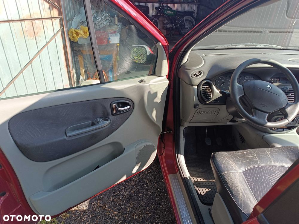 Renault Scenic - 5