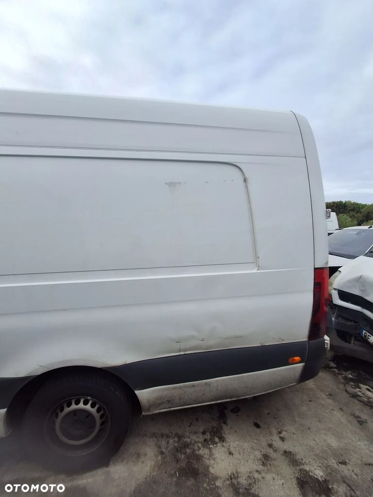 Mercedes-Benz Sprinter - 9