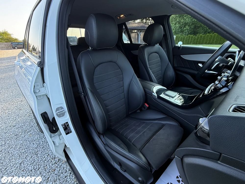 Mercedes-Benz GLC 200 d 4Matic 9G-TRONIC AMG Line - 36