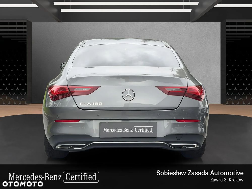 Mercedes-Benz CLA 180 7G-DCT - 4
