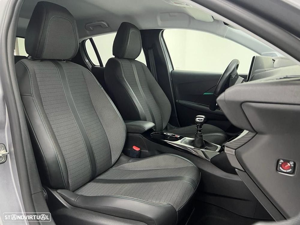 Peugeot 208 1.2 PureTech Allure - 29
