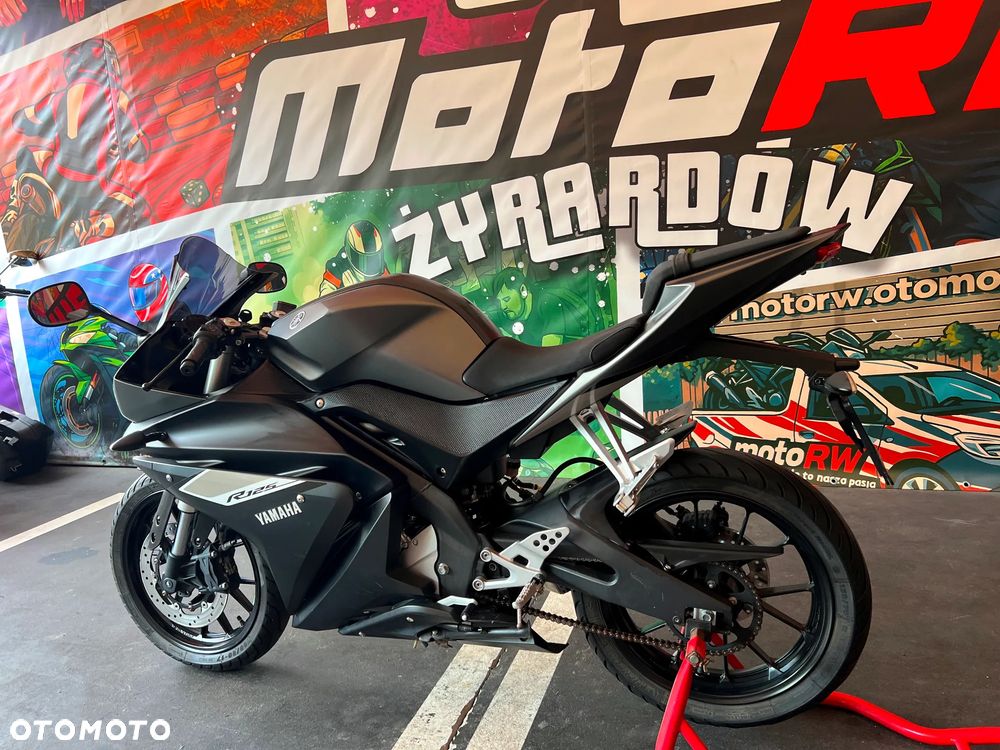 Yamaha YZF - 8