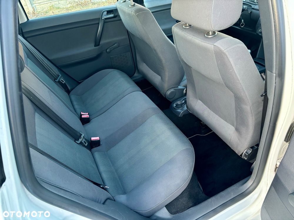 Volkswagen Polo - 12