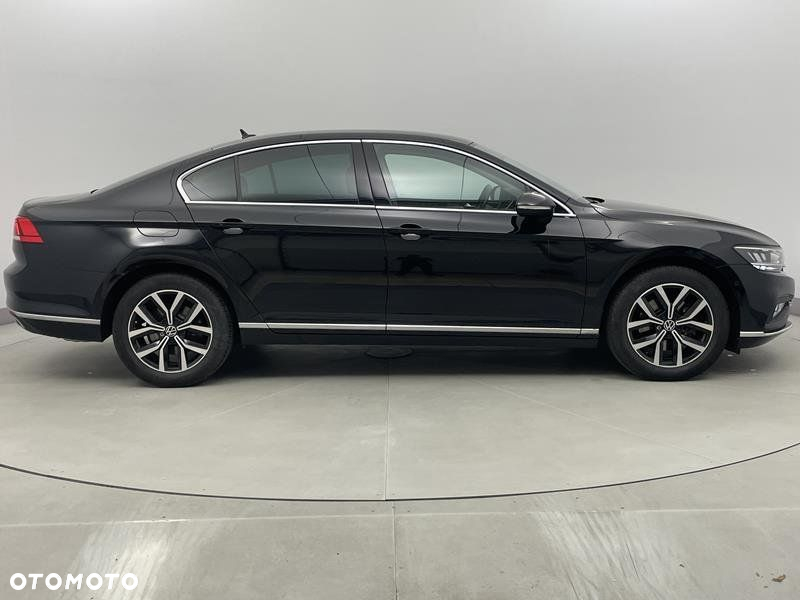Volkswagen Passat - 6