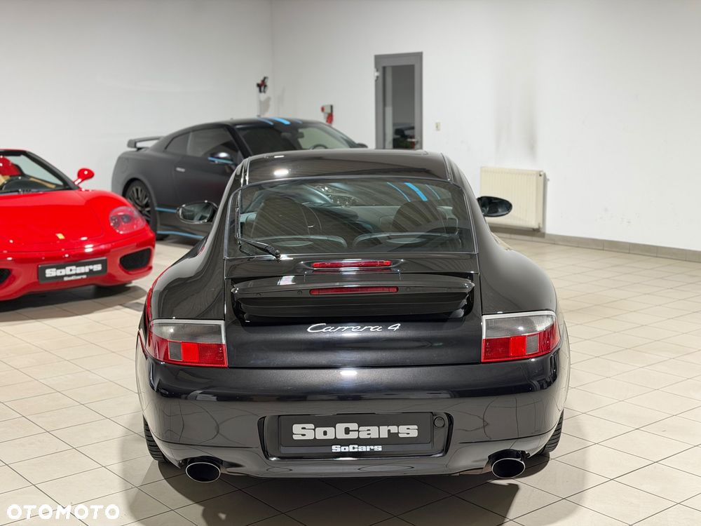 Porsche 911 Carrera - 14