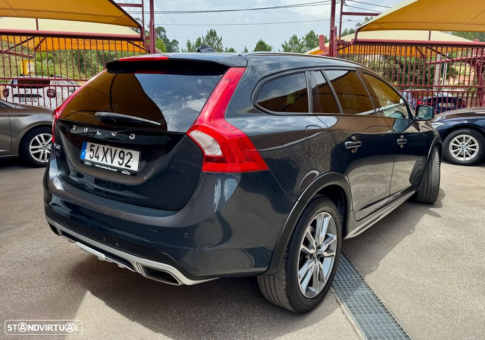 Volvo V60 Cross Country D3 Summum - 4