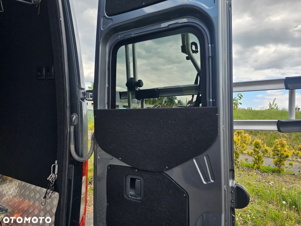 Mercedes-Benz SPRINTER - 41