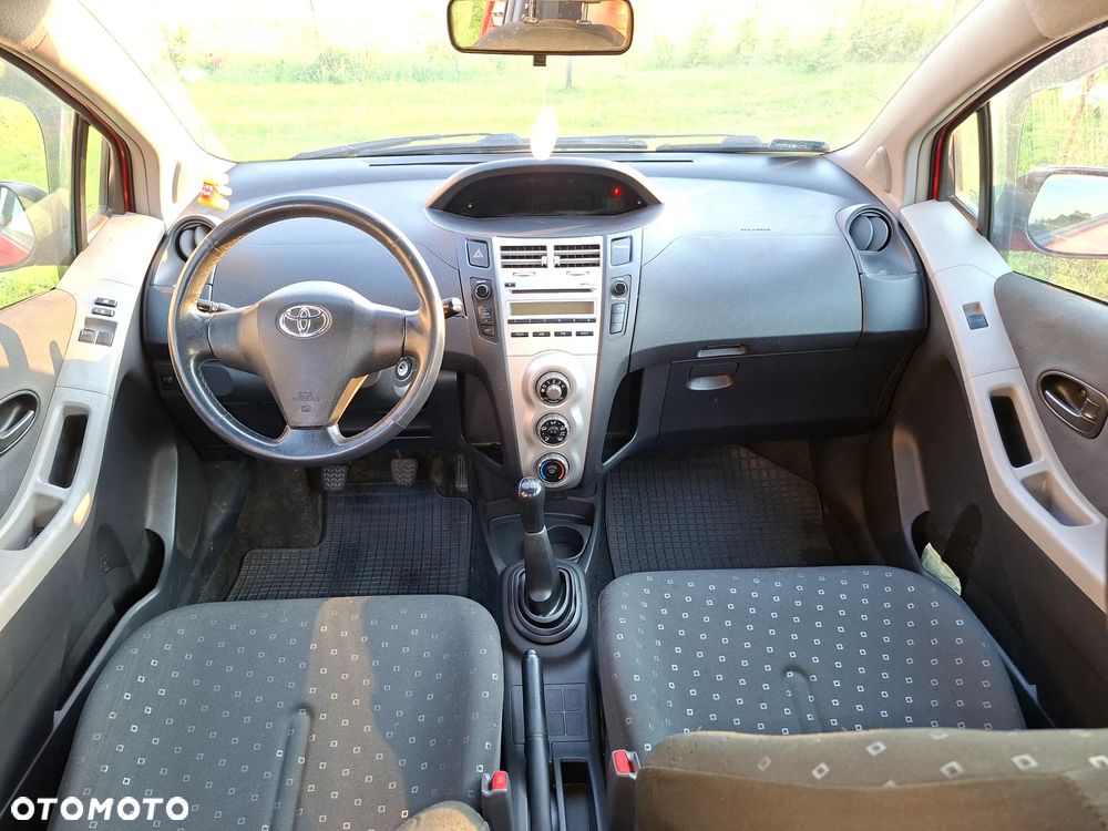 Toyota Yaris 1.4 D-4D Terra A/C - 8