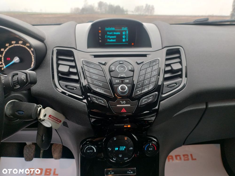 Ford Fiesta 1.0 EcoBoost Titanium - 14