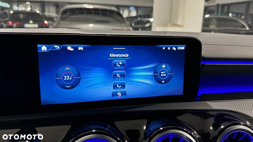 Mercedes-Benz CLA 180 Progressive 7G-DCT - 21