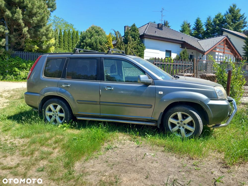 Nissan X-Trail 2.5 4x4 Elegance - 2