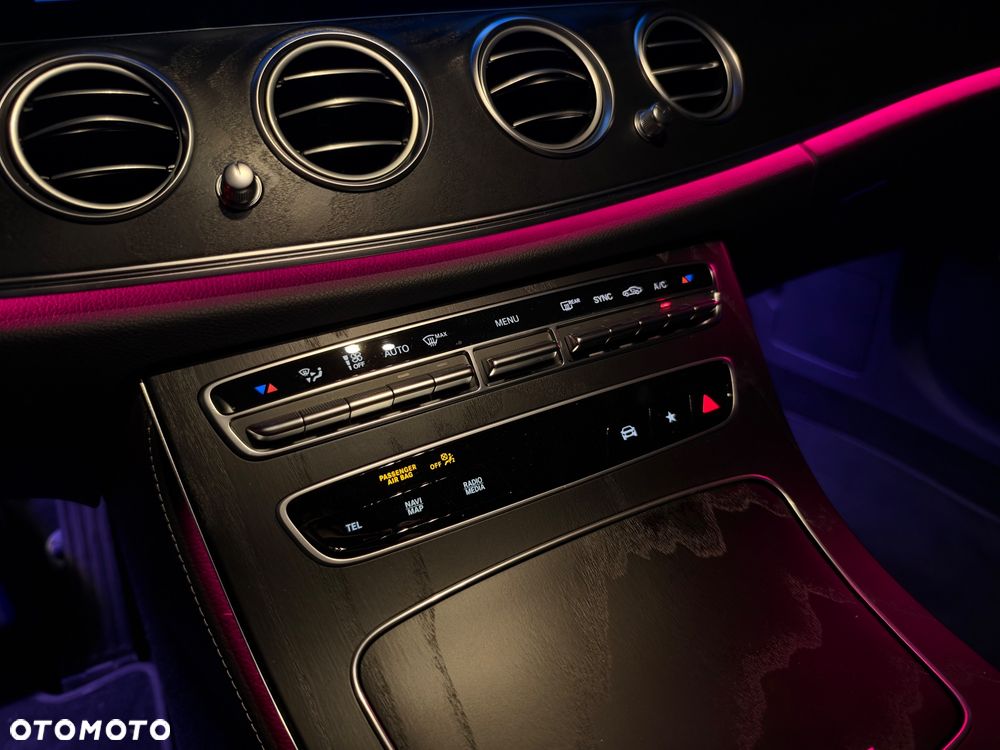 Mercedes-Benz Klasa E 220 d 4-Matic Exclusive - 15