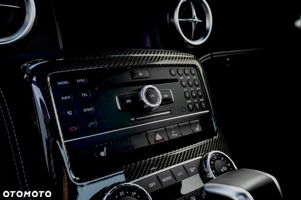 Mercedes-Benz SLS - 22