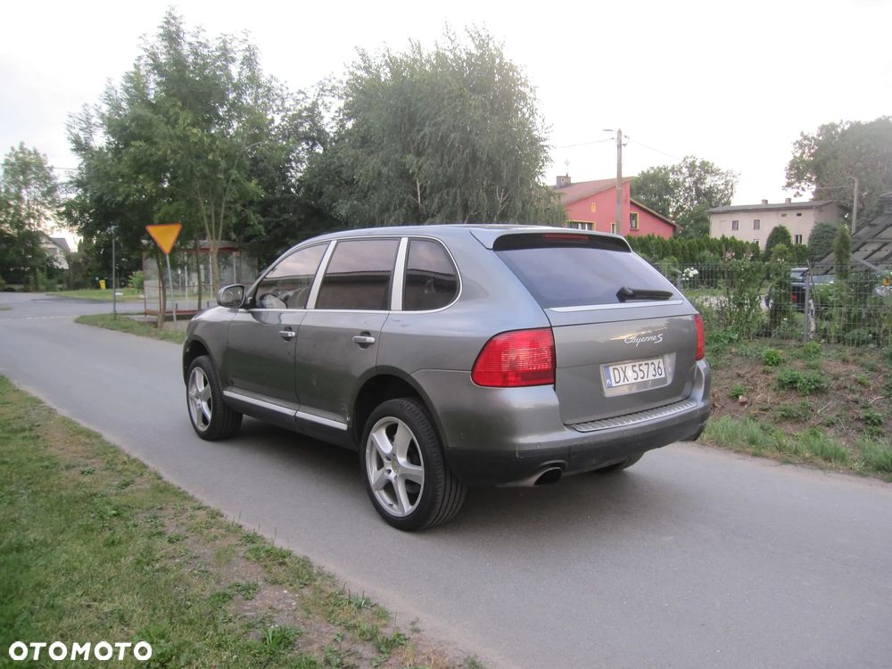 Porsche Cayenne - 14