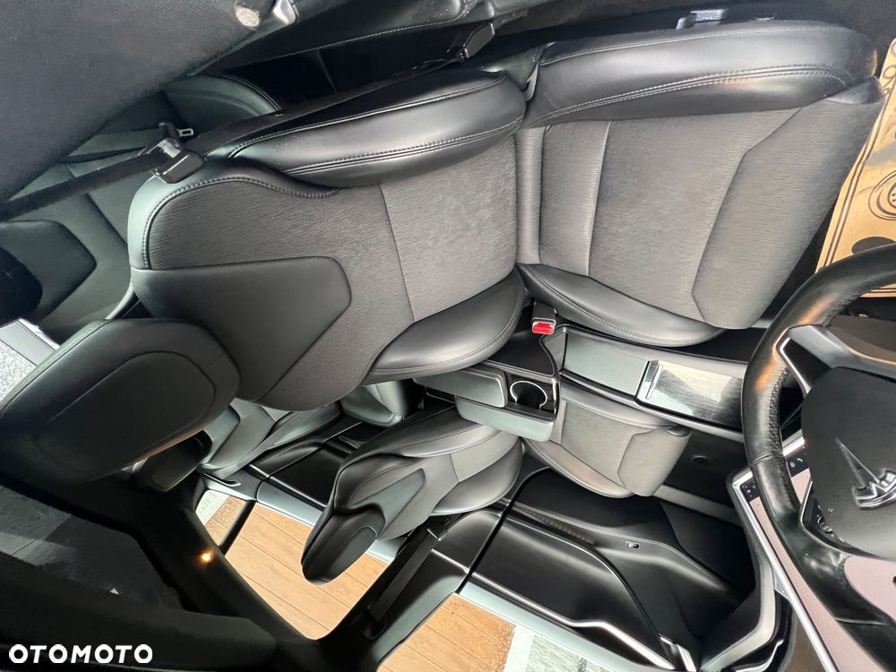 Tesla Model S - 28