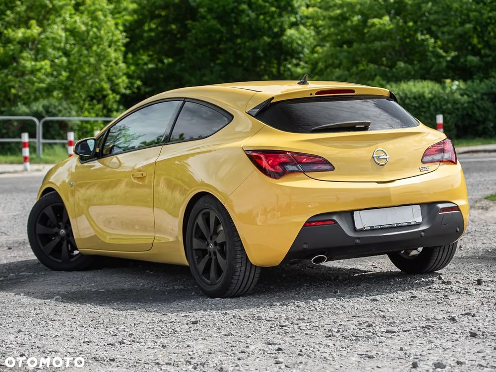 Opel Astra 1.6 T Cosmo - 9