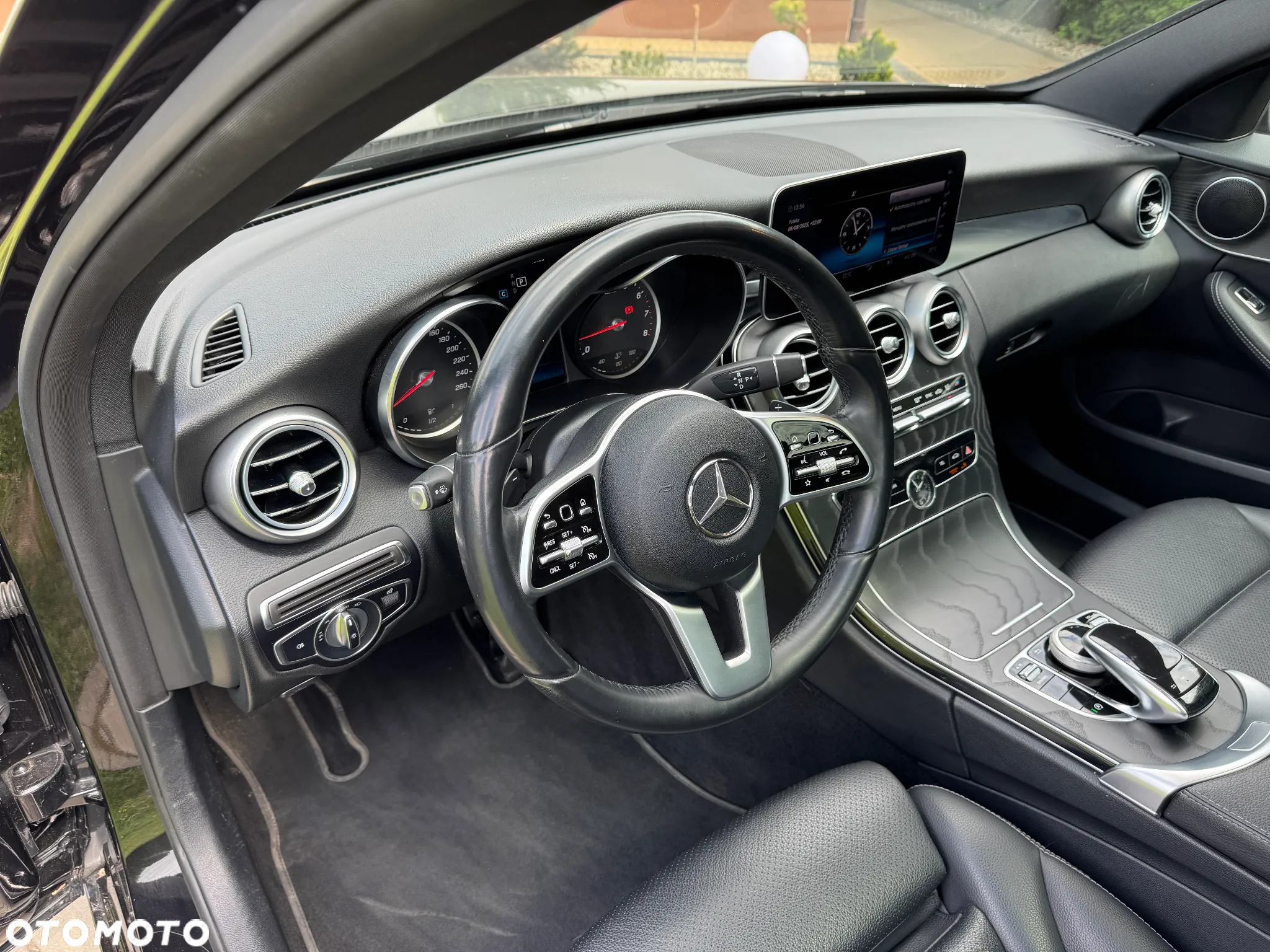 Mercedes-Benz Klasa C 300 4Matic T 9G-TRONIC - 14