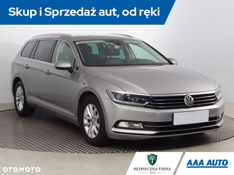 Volkswagen Passat - 2