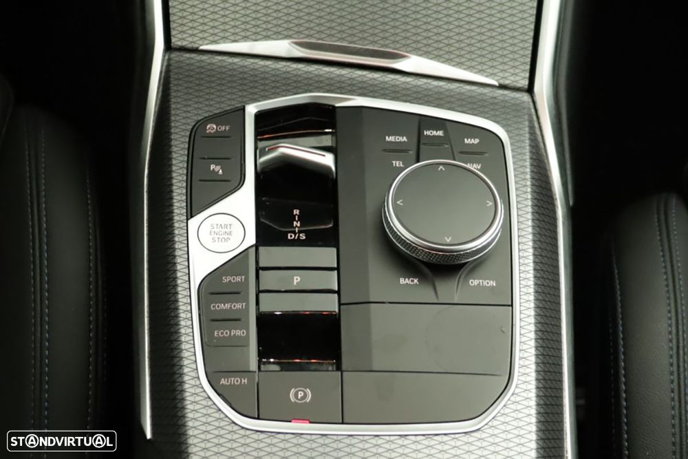 BMW 320 d Pack Desportivo M Auto - 14