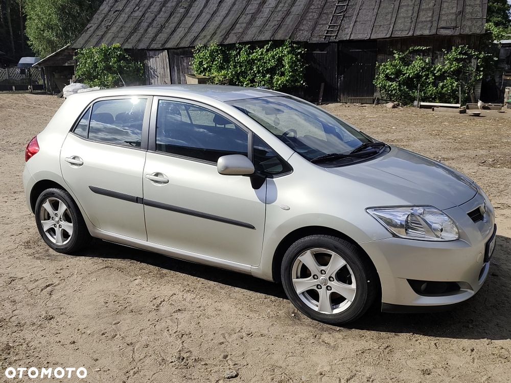 Toyota Auris - 2