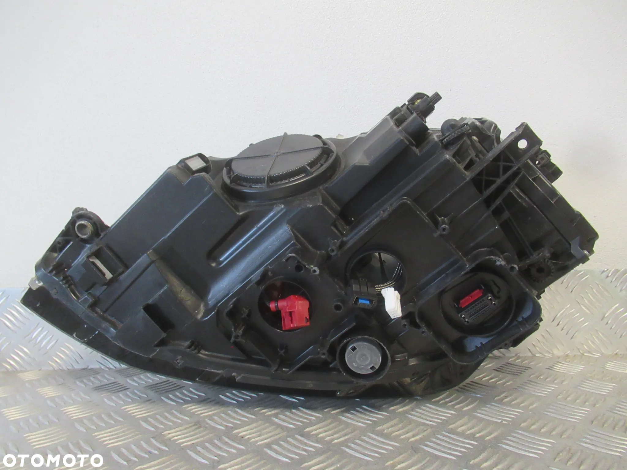LAMPA PRZEDNIA PRZÓD PRAWA VW GOLF VII 7 5G1 BI-XENON 2012-2016 rok - 16