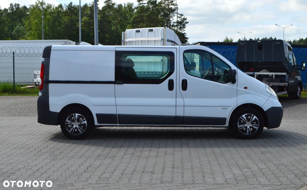 Opel Vivaro - 8