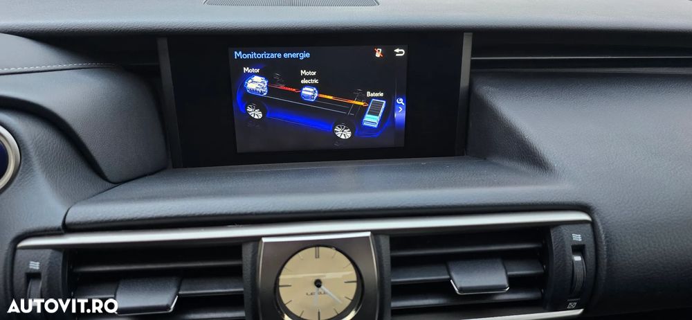 Lexus Seria IS 300h Executive Plus - 15