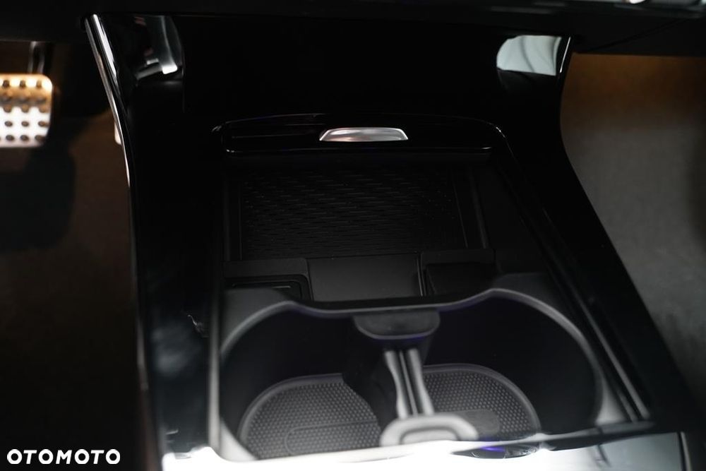Mercedes-Benz Klasa A 200 AMG Line 7G-DCT - 27