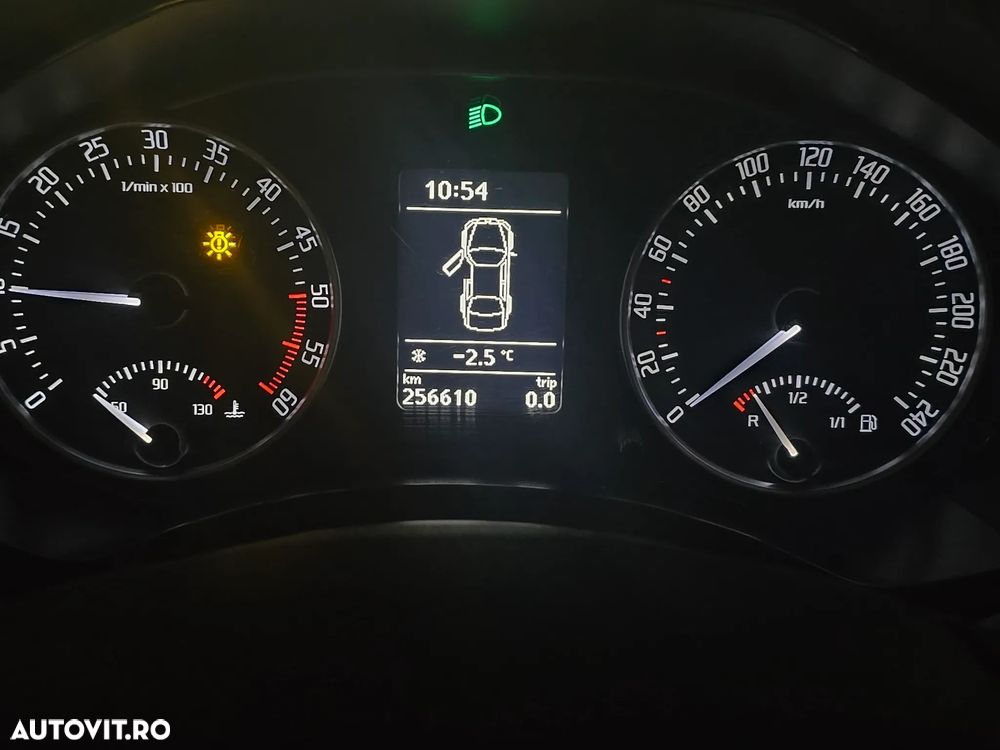 Skoda Octavia 2.0 TDI DPF Ambition - 6