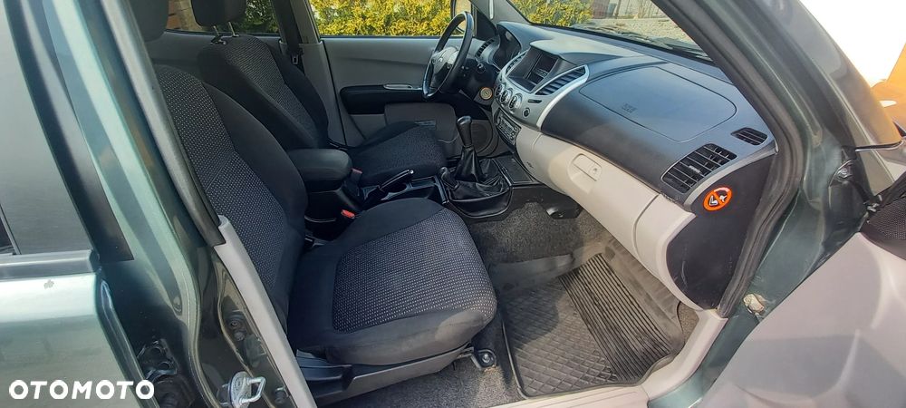 Mitsubishi L200 - 10