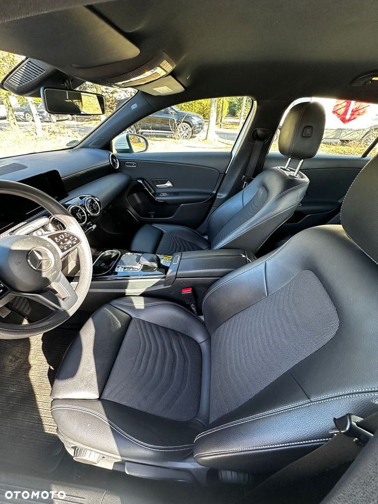 Mercedes-Benz Klasa A 180 7G-DCT Style - 25