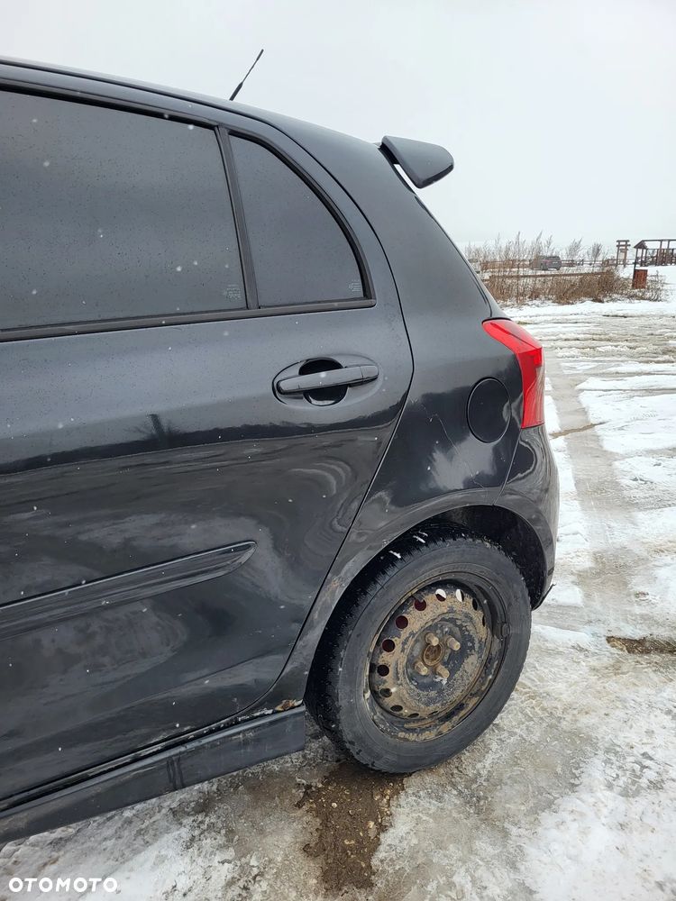 Toyota Yaris 1.3 Luna Premium - 8