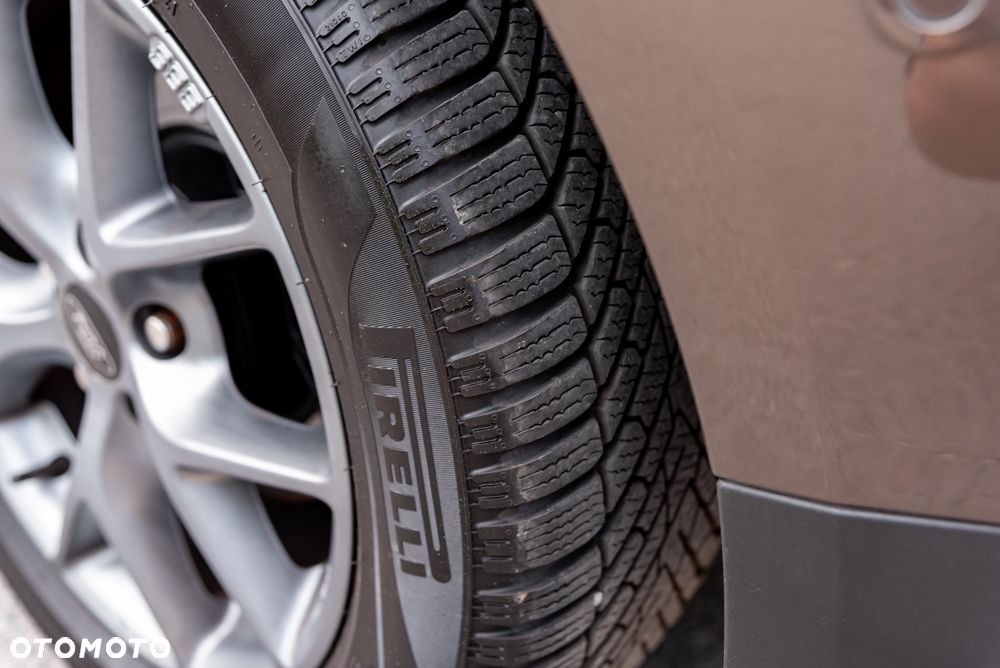 Ford Grand C-MAX - 40