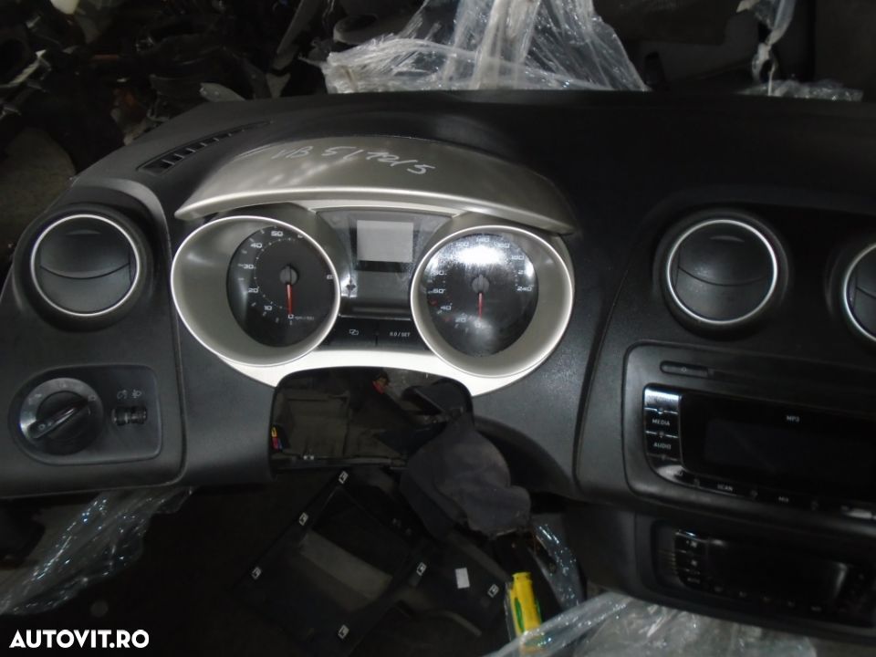 Plansa de bord cu airbag pasager si airbag volan Seat Ibiza din 2010 volan pe stanga - 5