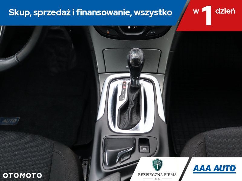 Opel Insignia - 18