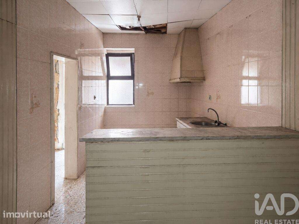 Prédio em Santa Marinha e São Pedro da Afurada de 318 m2 - Grande imagem: 4/25