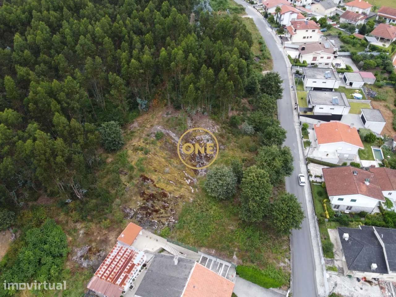 Terreno Urbano com 2.850m2, localizado em Santo Estevão (Briteiros) - Grande imagem: 2/14