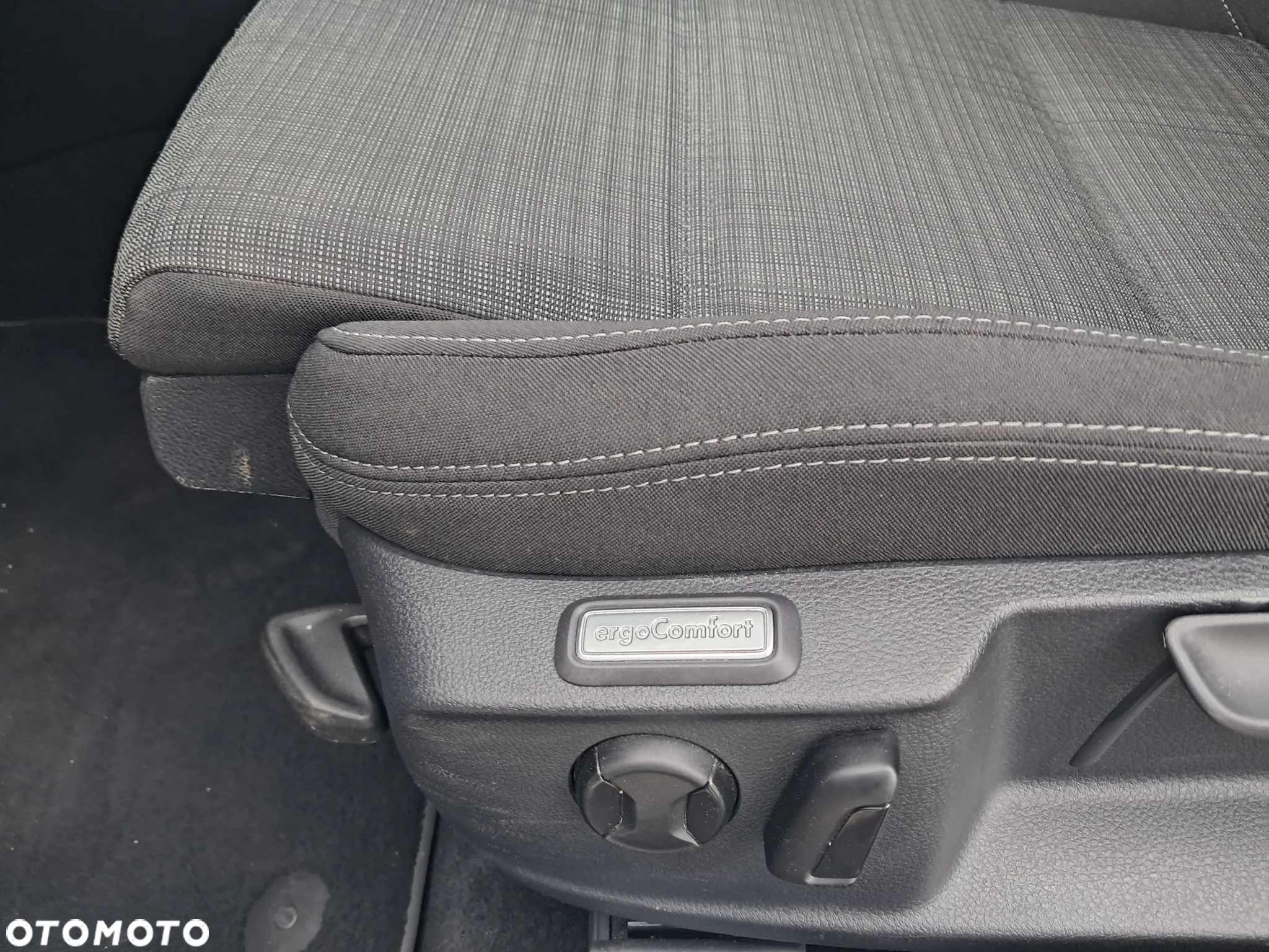 Volkswagen Passat 1.5 TSI EVO Business - 25