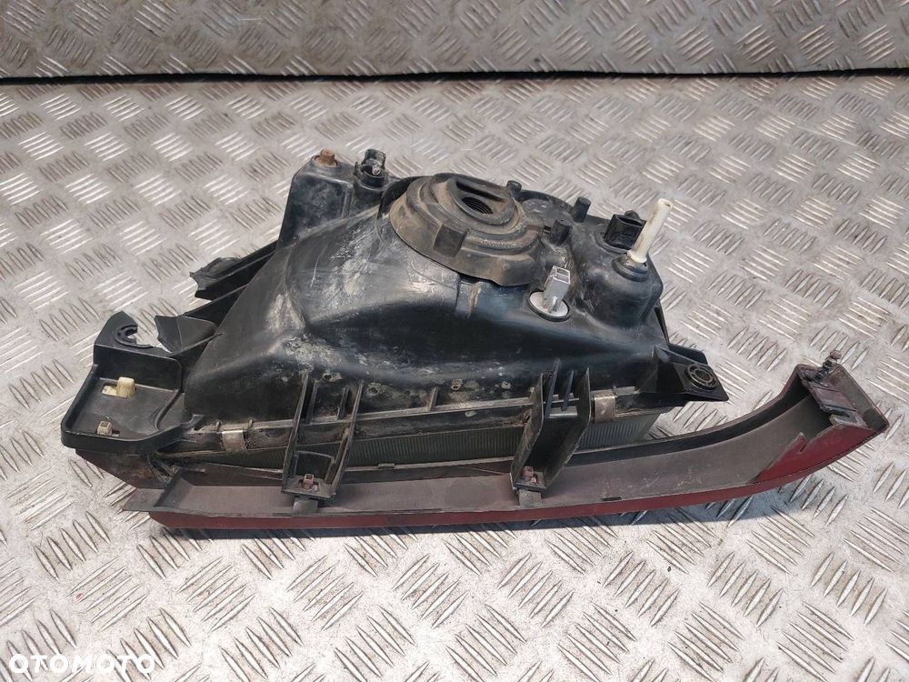 LAMPA REFLEKTOR PRAWY PRZÓD + LISTWA SUBARU FORESTER I - 5