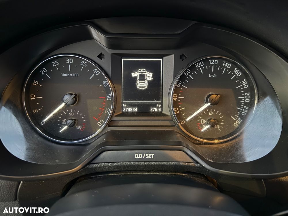 Skoda Octavia 1.6 TDI Green tec 4x4 Elegance - 36