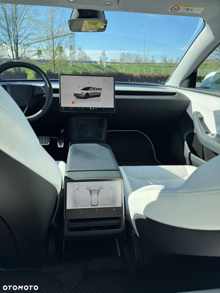 Tesla Model 3 - 9