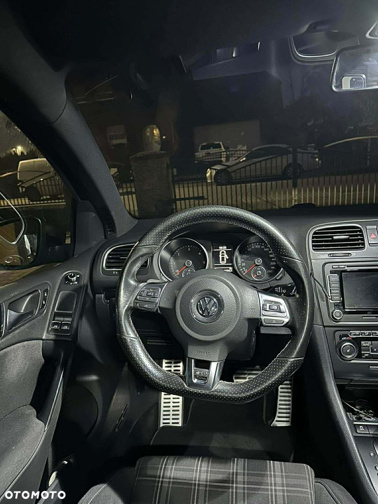 Volkswagen Golf - 17