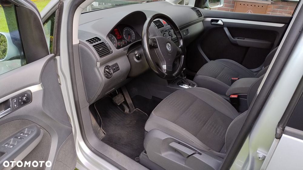 Volkswagen Touran - 13