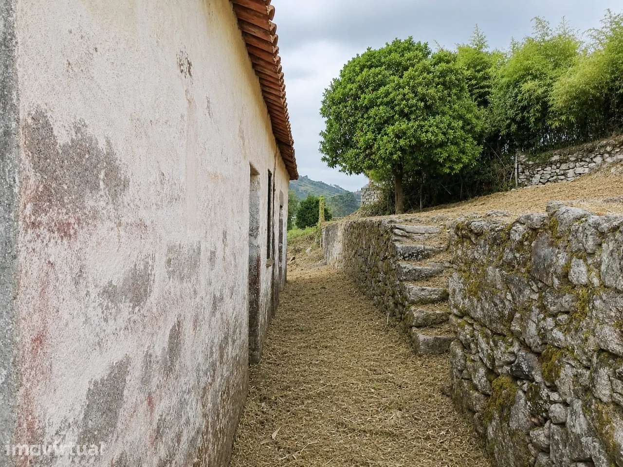 Moradia T2 em Pedra para Restauro com Terreno e Projeto Turístico Apro - Grande imagem: 4/39