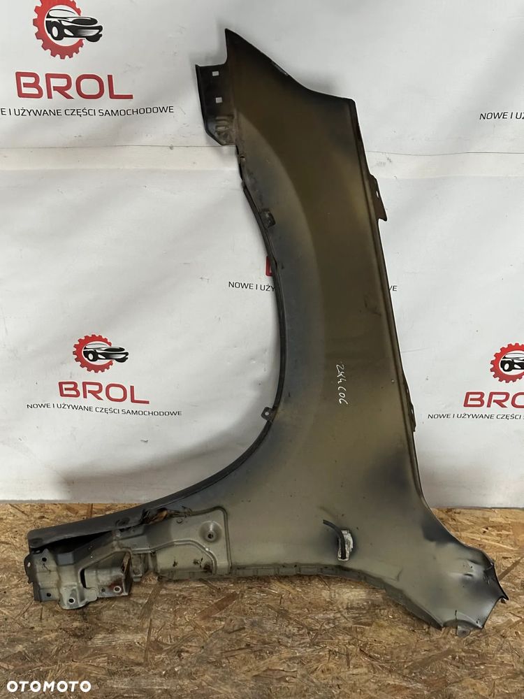 BŁOTNIK PRZEDNI PRAWY SUZUKI GRAND VITARA II 05-09 ZY4 LISTWA - 5