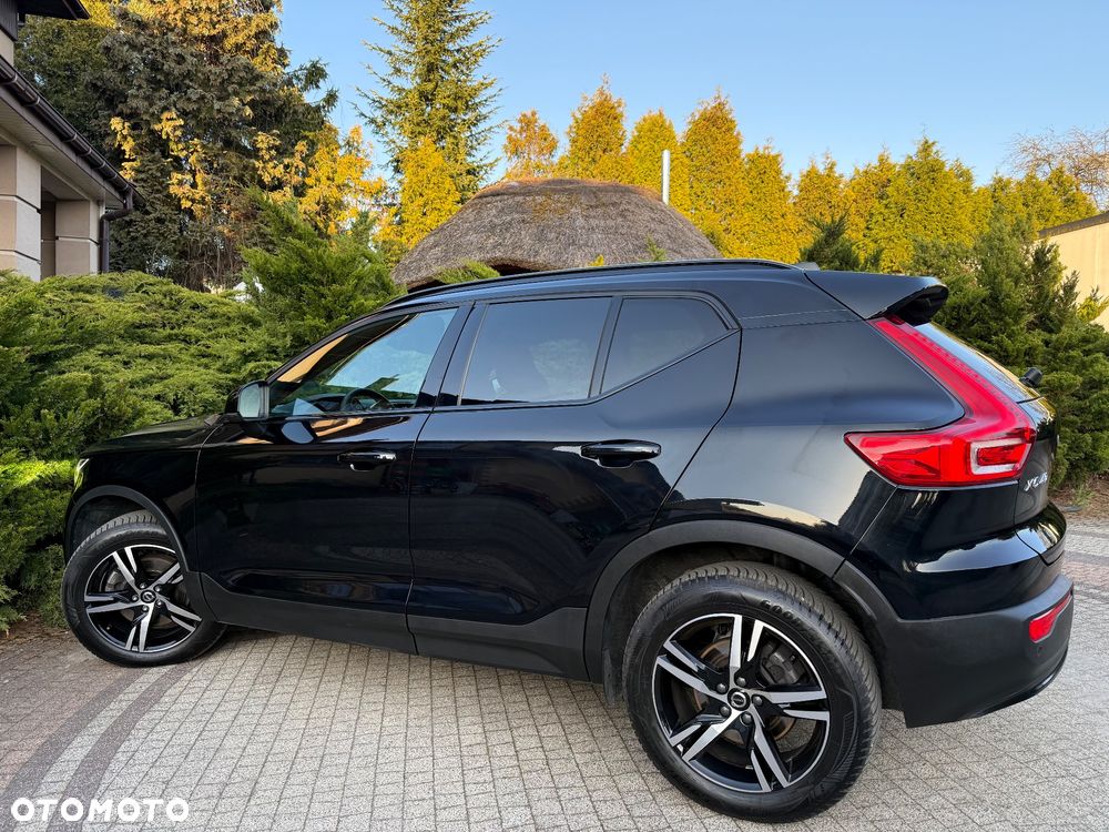 Volvo XC 40 B4 B DKG Plus Black Edition - 16