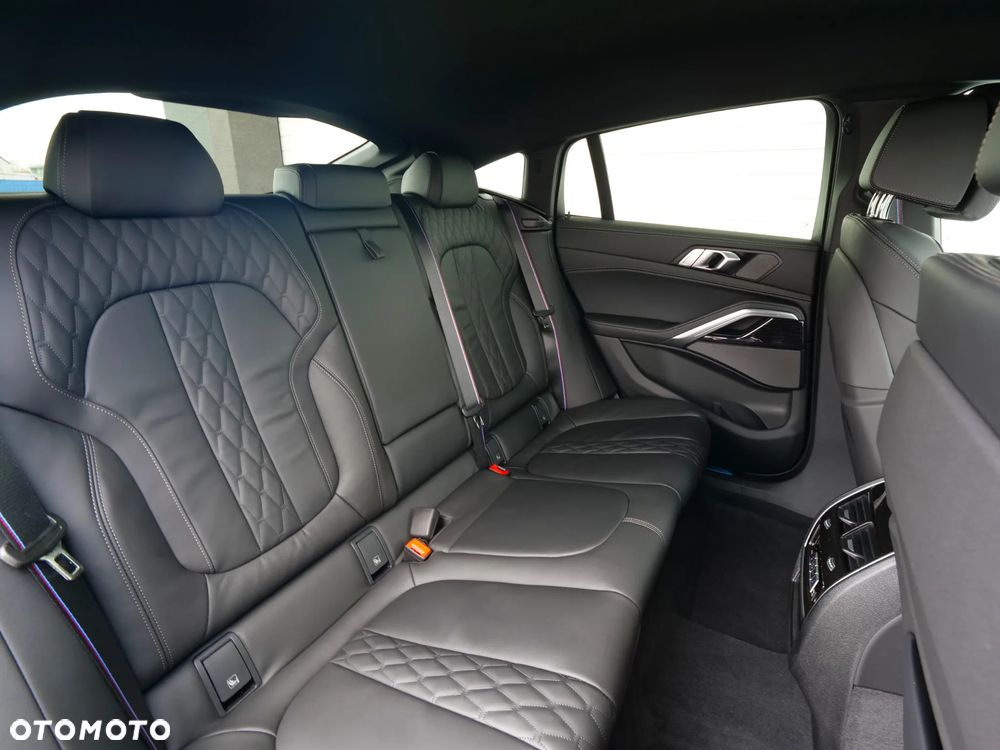 BMW X6 xDrive40d - 33