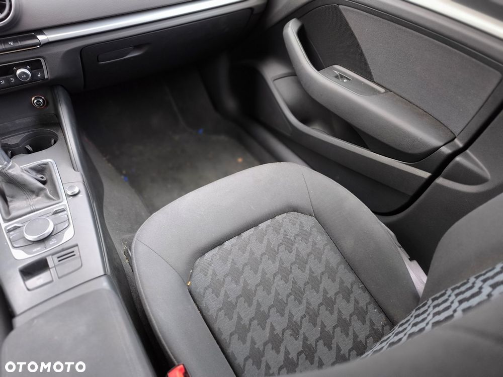 Audi A3 Sportback 1.2 TFSI Attraction - 10